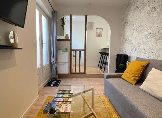 Provins Appartement | Magnifique Studio Cosy avec Terrasse en Centre-Ville