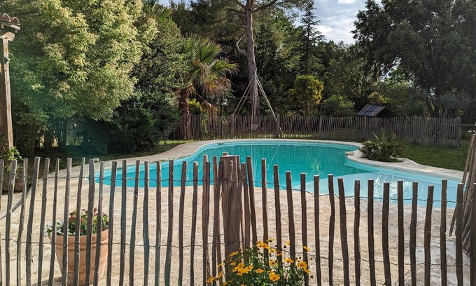 Saussines Villa | Magnifique villa avec piscine, ideal pour un été proche des plages.