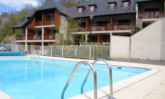 Peyragudes Copropriété | Appartement rustique et cosy sur le lac avec accès piscine extérieure | Vue magnifique!