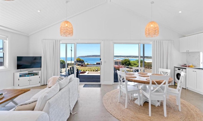 Emu Bay Maison | Magnolia