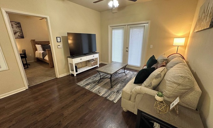 Tupelo Appartement | Magnolia Hideaway: Relaxing 1BD/1BA w/ Gym, Pool, BBQ Grill