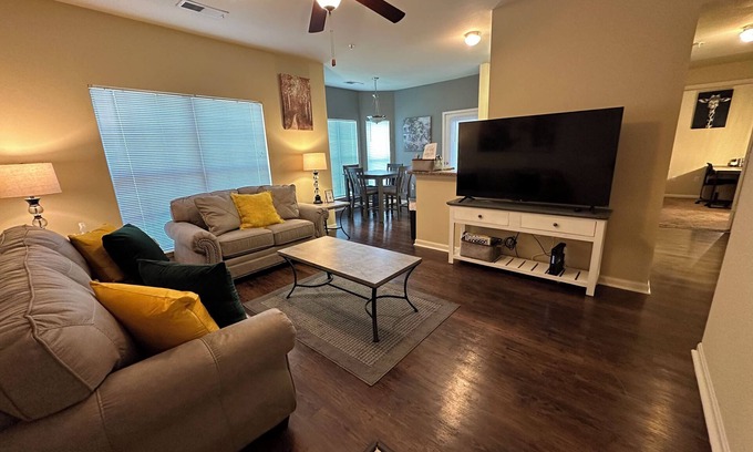 Tupelo Appartement | Magnolia Oasis: 2BD/2BA w/ Gym, Pool, BBQ Grill