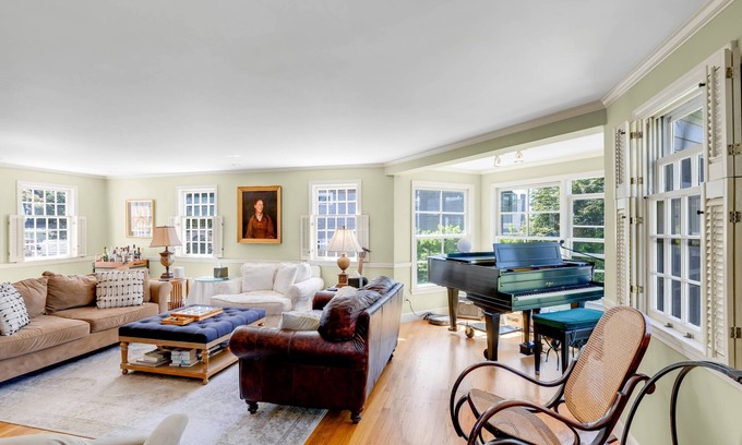 Magnolia Maison | Magnolia Retreat: Ocean View, Fireplace, Musicians Paradise, Cappuccino Station