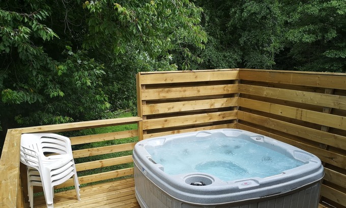 Warminster Chalet De Ski | Magpie 3 HuntersMoon-Longleat-Warminster-Bath
