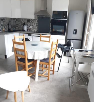 Bielle Appartement | Mailh- Massibé T2 5 pers près du ski linge de maison inclus parking tout confort jardin clos