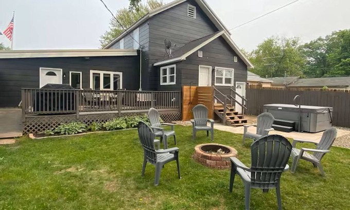 Crosby Maison | MAIN STREET LODGE - Charming lower duplex unit with hot tub in Crosby,MN