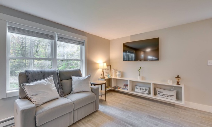 Saco Appartement | Maine Escape w/ Grill, Near Skiing & Hiking!