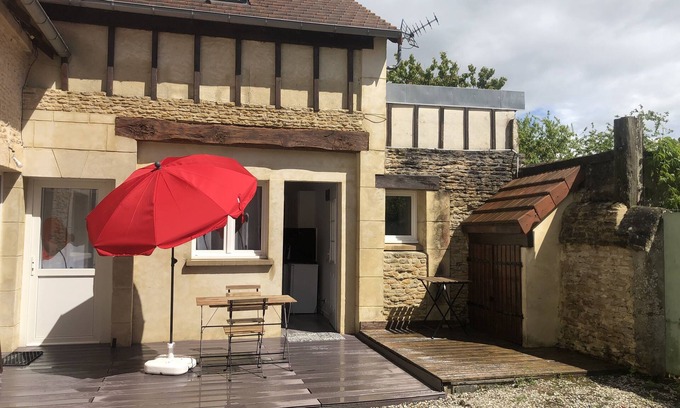 Amfreville Maison | Maison à 4 km de la mer. Terrasse et cours fermée. Chien accepté.