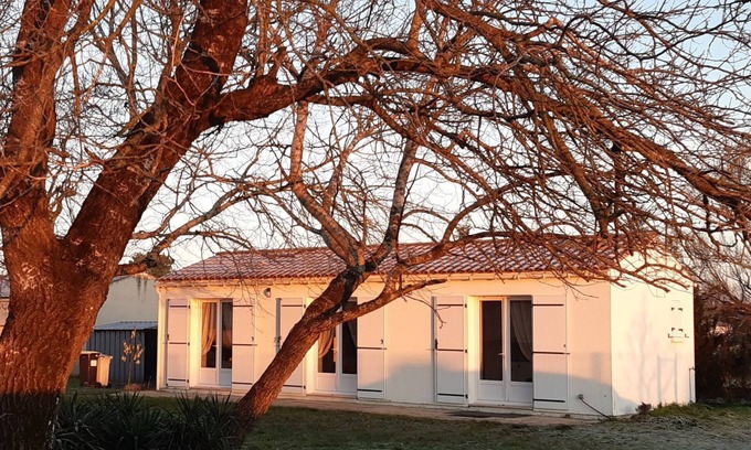 Mauzac Maison | Maison classée 3* au calme à 50m de l'océan, ménage inclus et lit prêt