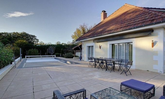 Montagnat Villa | Maison élégante tout confort avec Piscine et Sauna