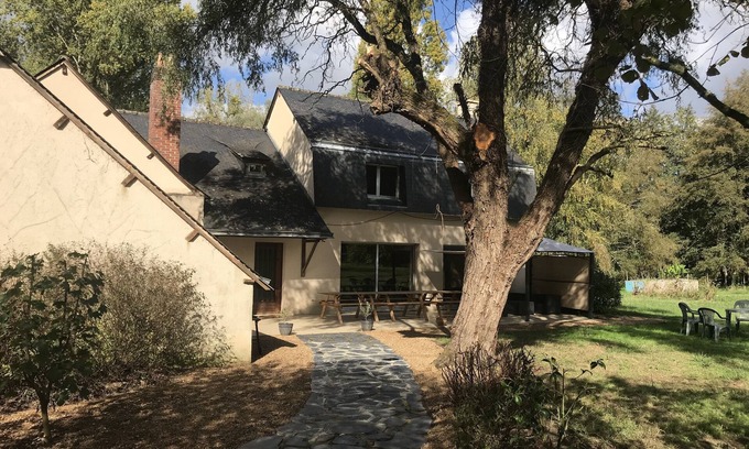 Mansigne Maison | Maison 15 pers spacieuse, calme sur grand terrain et tennis - Moulin de Crampaux