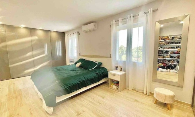 Aramon Maison | Maison 2 étages - piscine