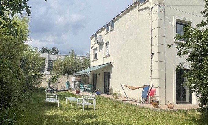 Le Parc Saint-Maur Maison | Maison 300M2 avec Home cinéma à 20 minutes de Paris et Disneyland