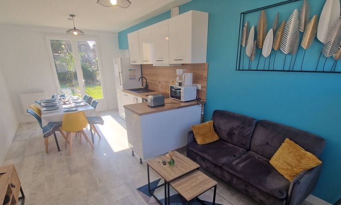 La Roche-sur-Yon Maison | Maison 4 Chambres 8 Personnes, Bureau, Jardin, Garage. Quartier Calme de la Gare