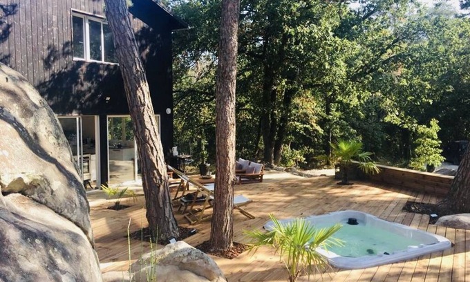 Maisse Maison | Maison atelier d'artiste dans les arbres et jacuzzi, 50 km de Paris