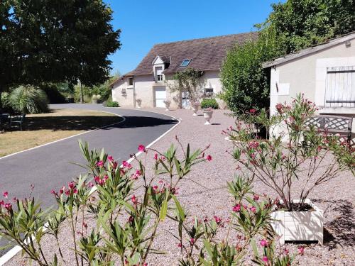 Fredille Maison | Maison au cœur du Berry : tranquillité, jeux pour enfants et proche Château de Valençay et Zoo de Beauval - FR-1-591-235