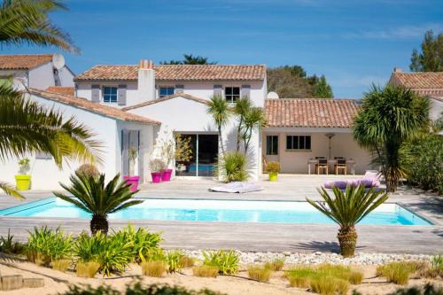 Ars-en-Re Villa | Maison au calme en lisière de forêt avec piscine chauffée