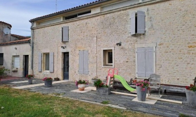 Saint-Just-Luzac Maison | Maison aux pieds des marais salants