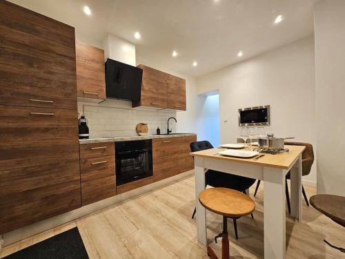 Epinal Appartement | Maison avec garage et terrasse quartier historique