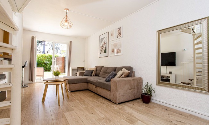 Fosses Maison | Maison avec parking gratuit, babyfoot & jeux. Proche parc Astérix et CDG !