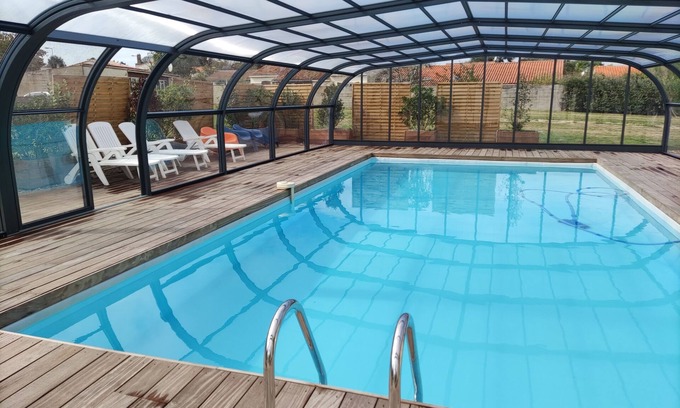 Avrille Maison | Maison avec piscine privée à 10 minutes des plages