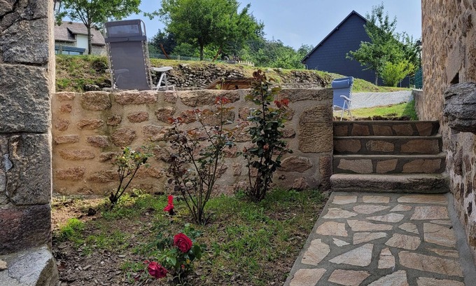 Perols-sur-Vezere Maison | Maison avec terrasse sur le plateau de Millevaches