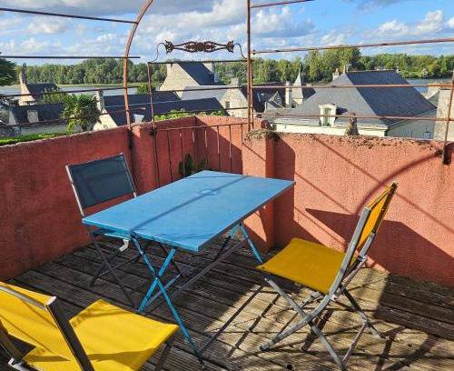 Candes-Saint-Martin Maison | Maison avec terrasse face à la Confluence Loire-Vienne