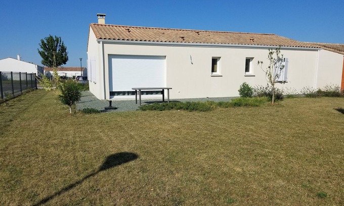 Pisany Maison | Maison avec un grand jardin dans un quartier calme , non loin de l'océan...