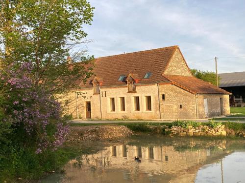 Etrechet Maison | Maison Berrichonne avec Jardin et Fibre - 4 Chambres, Accessible PMR, Accueil Cavaliers - FR-1-591-346