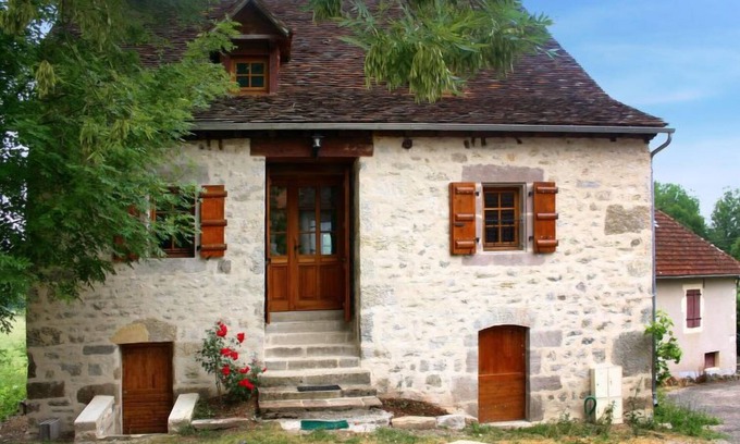 La Chapelle-aux-Saints Maison | Maison Bonneval by Interhome