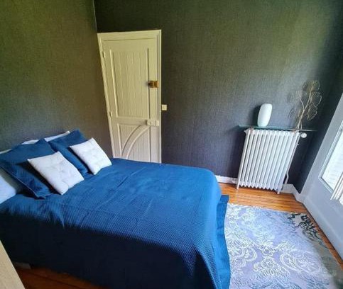 Melun Maison | Maison Briand - Petite chambre chez l'habitant - Melun Centre - Wifi, Netflix, Smart TV, Lit à mousse mémoire de forme