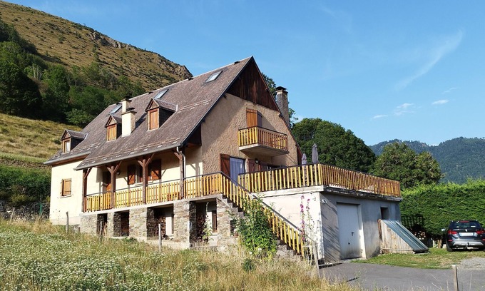 Castillon-de-Larboust Maison | Grande maison familiale montagne Pyrénées, proche Luchon station ski Peyragudes
