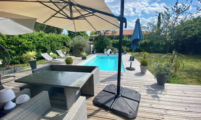 Saint-Loubes Maison | Maison chaleureuse avec piscine proche de Bordeaux