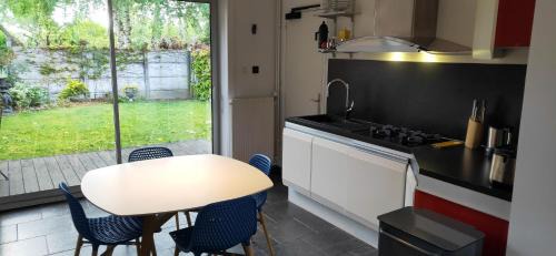 Vieux-Conde Maison | Maison confortable à Vieux-Condé avec jardin privé et parking