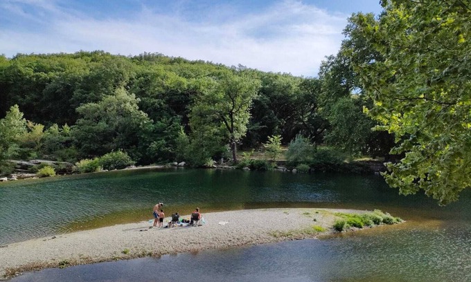 Laroque Maison | Maison Confortable, dans petit village médiéval, proche de la rivière