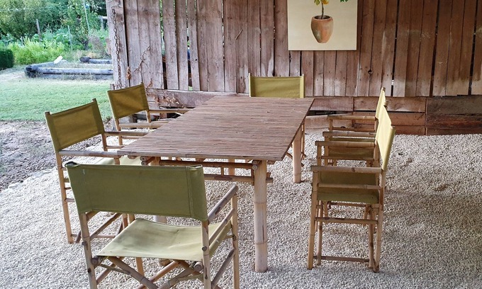 Razines Maison | Maison Cosy Avec un Grand Jardin Verdoyant