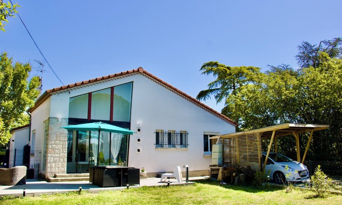 Labarthe-sur-Leze Maison | Maison Cosy : Pétanque, Baby-foot & Ping-Pong !