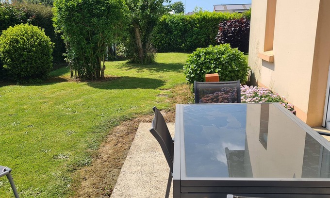 La Haye-du-Puits Maison | Maison dans lotissement très calme 300 mètres du centre ville .10 km de la mer