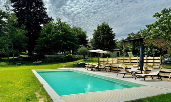 Chasselay Maison | Maison Dauphinoise avec piscine | 10 personnes