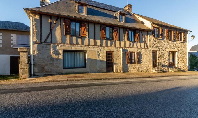 Treignac Maison | Maison de 4 chambres avec jardin amenage et wifi a Treignac