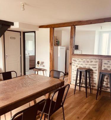 Saint-Santin-Cantales Maison | Maison de campagne