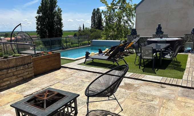 Chaignay Maison | Maison de campagne avec piscine à 15 minutes de Dijon, idéal pour les familles.