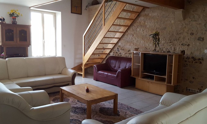 Montalembert Maison | Maison de campagne au calme