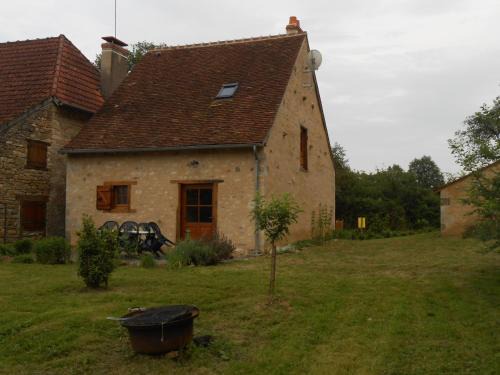 Lignac Maison | Maison de Caractère Rénovée avec Jardin, Terrasse, et Proche du Château Guillaume - FR-1-591-131