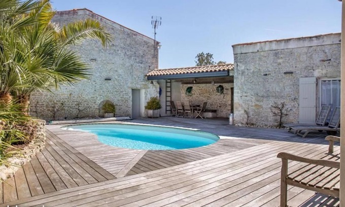 Dompierre-sur-Mer Maison | Maison de charme en pleins centre bourg du village .10 min de la rochelle
