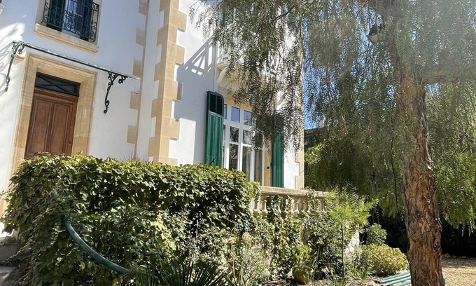 8th Arrondissement Maison | Maison de Charme Avec Piscine, Proche de la mer et du Parc des Calanques