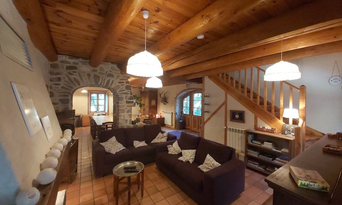 Leotoing Maison | Moulin du Bateau - Piscine - Wifi - Cheminée- Bains - Cadre exceptionnel