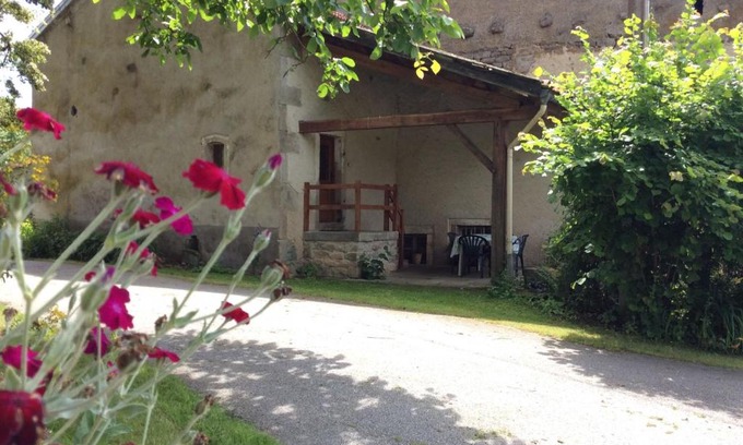 Girancourt Maison | Maison de charme en pierres, proche de la nature, idéale pour balades, proche Épinal - FR-1-589-73