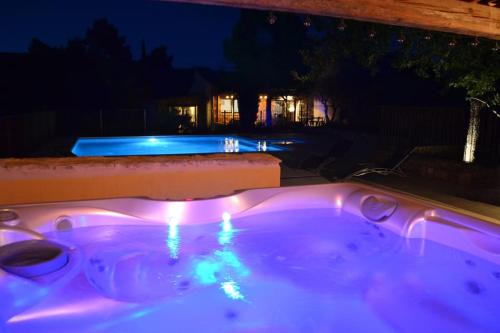 Claret Maison | Maison de Charme La Capitelle - 4 Etoiles