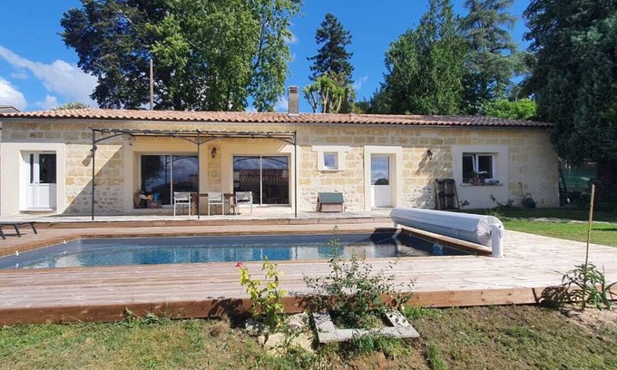 Quinsac Maison | Maison de charme Piscine 4 chambres au centre du bourg